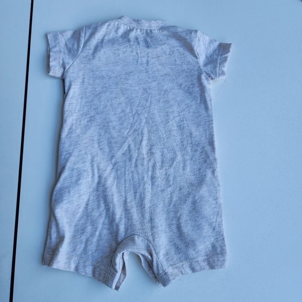 8 Pc Lot Baby Boy Outfit Adorable Sets Bodysuits Nike Bibs Size 3 M